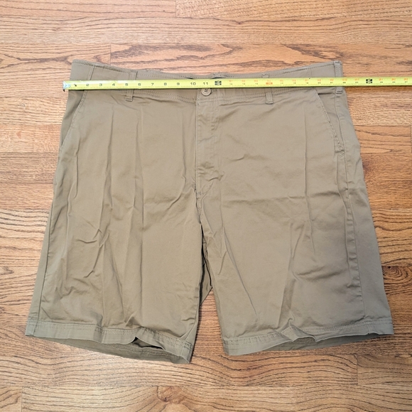 Lee Men's Extreme Motion Khaki Stretch Shorts Size 44 Big And Tall - Picture 5 of 7